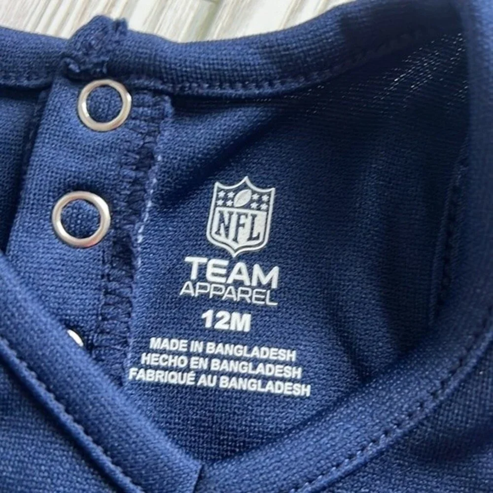 NWT Authentic Seattle Seahawks girls 2 piece set. NFL Team Apparel/Cheerleader
